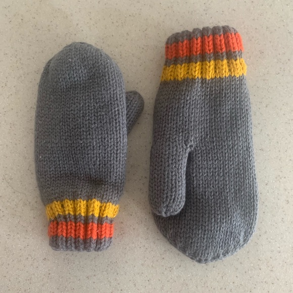 Hats & Mittens - Picture 2 of 4